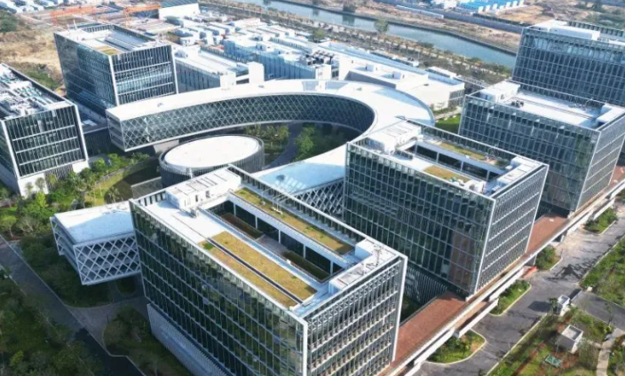 寿光鸿博高分子自粘防水卷材原材料选用标准与供应链管理